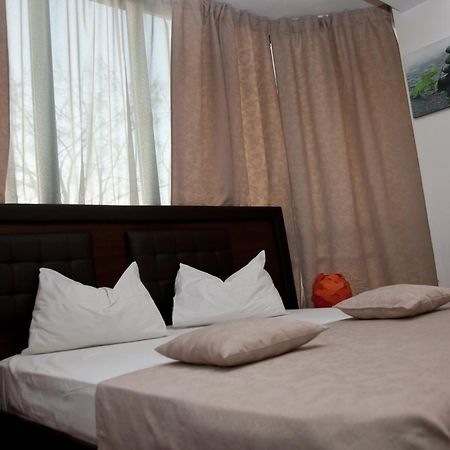 פיטסטי Hotel Metropol חדר תמונה