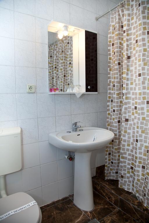 פיטסטי Hotel Metropol חדר תמונה