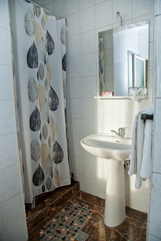 פיטסטי Hotel Metropol חדר תמונה