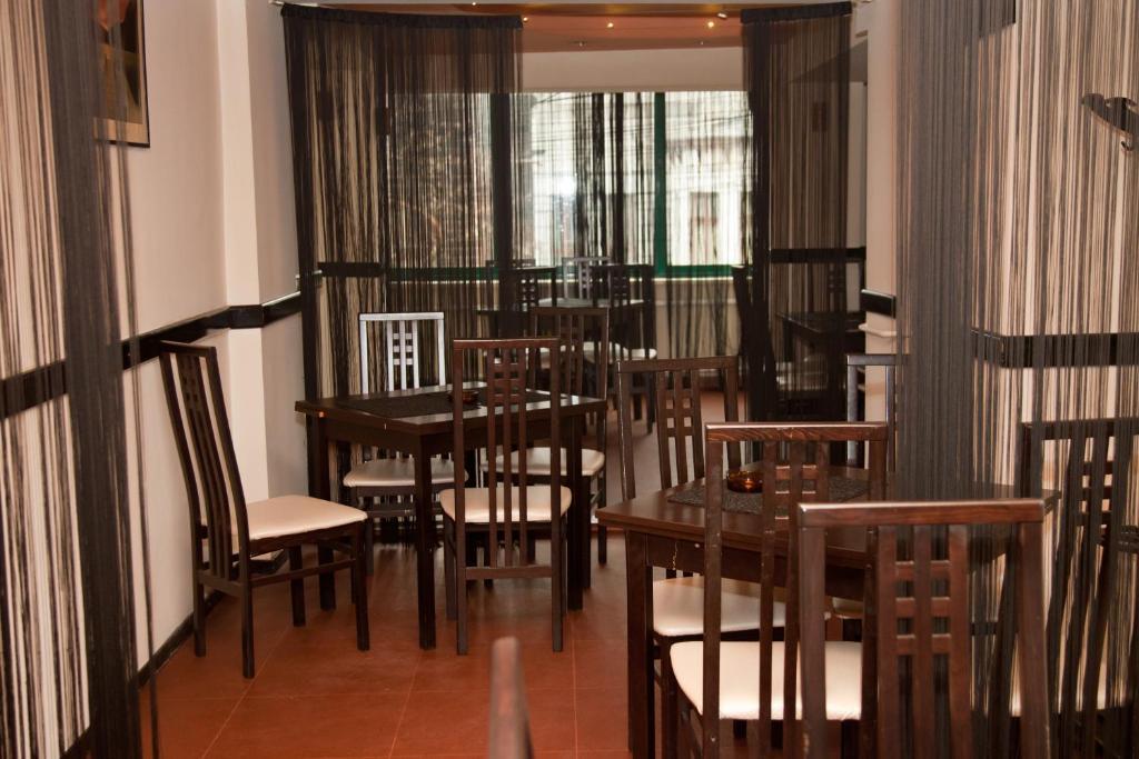 פיטסטי Hotel Metropol מראה חיצוני תמונה