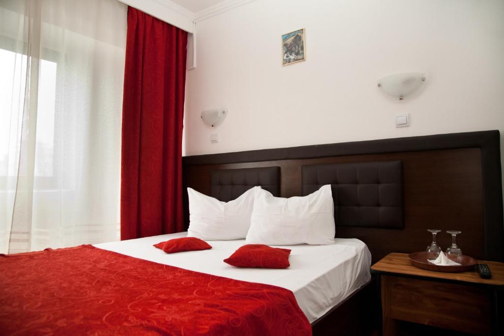 פיטסטי Hotel Metropol מראה חיצוני תמונה