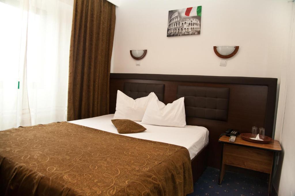 פיטסטי Hotel Metropol מראה חיצוני תמונה